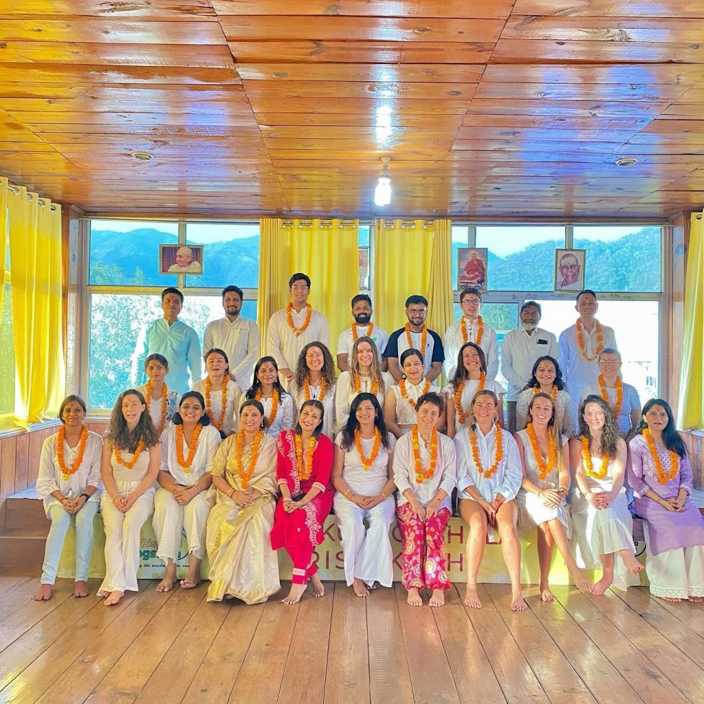 200 hour yoga teacher training rishikesh
